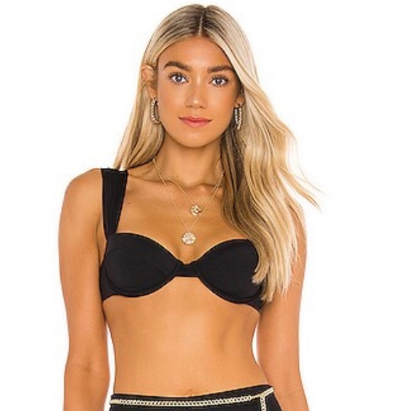 WEWOREWHAT Claudia Top in Black - Picture 9 of 15